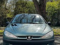 Gebraucht Peugeot 206 60 PS (44 kW) 2001 Grün Kleinwagen