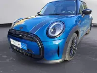 Używany Mini Cooper Classic 136 KM (100 kW) 2023 Niebieski Hatchback
