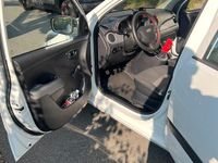 Gebraucht Hyundai i10 67 PS (49 kW) 2011 Weiß Kleinwagen