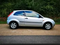 Gebraucht Ford Fiesta 69 PS (50 kW) 2004 Silber Kleinwagen