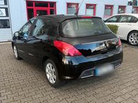 Gebraucht Peugeot 308 109 PS (80 kW) 2011 Schwarz Limousine