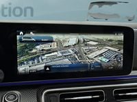 Gebraucht Mercedes V300 237 PS (174 kW) 2024 Weiß Van / Kleinbus