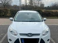 Gebraucht Ford Focus 125 PS (91 kW) 2014 Weiß Limousine