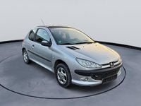 Gebraucht Peugeot 206 Tendance 75 PS (55 kW) 2003 Kleinwagen