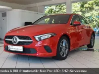 Gebraucht Mercedes A180 116 PS (85 kW) 2019 Rot Limousine
