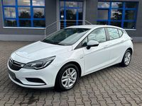 Gebraucht Opel Astra Edition 95 PS (69 kW) 2015 Weiß Limousine