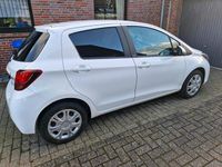Gebraucht Toyota Yaris 99 PS (72 kW) 2016 Weiß Kleinwagen