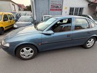 Gebraucht Opel Vectra 101 PS (74 kW) 1998 Silber Limousine