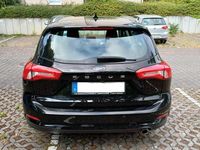 Gebraucht Ford Focus Titanium 120 PS (88 kW) 2020 Schwarz Kombi