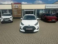 Gebraucht Toyota Yaris Basis 116 PS (85 kW) 2022 Schneeweiß Kleinwagen