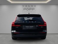 Gebraucht Volvo V60 Core 197 PS (144 kW) 2024 Onyx black Kombi