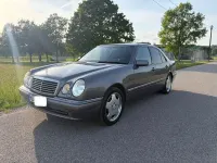 Używany Mercedes E430 279 KM (205 kW) 1998 Szary Sedan/Limuzyna