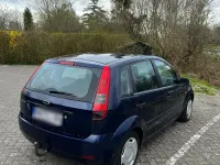 Gebraucht Ford Fiesta 69 PS (50 kW) 2005 Blau Kleinwagen