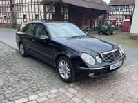 Second-hand Mercedes E270 177 CP (130 kW) 2004 Negru Berlinǎ
