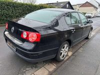 Gebraucht VW Passat Trendline 102 PS (75 kW) 2008 Deep black perleffekt Limousine