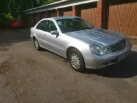 Gebraucht Mercedes E270 173 PS (127 kW) 2003 Silber Limousine