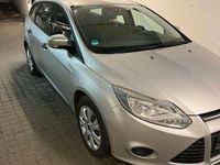 Gebraucht Ford Focus Ambiente 101 PS (74 kW) 2014 Grau Kombi