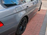 Gebraucht BMW 318 143 PS (105 kW) 2012 Grau Kombi