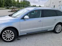 Gebraucht Skoda Superb 140 PS (102 kW) 2014 Silber Kombi