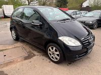 Gebraucht Mercedes A150 95 PS (69 kW) 2008 Kosmosschwarz  metalliclack Kleinwagen
