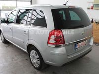 Gebraucht Opel Zafira Design Edition 150 PS (110 kW) 2011 Silber Van / Kleinbus
