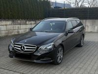 Gebraucht Mercedes E220 Elegance 170 PS (125 kW) 2015 Schwarz Limousine