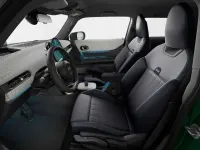 Gebraucht Mini Cooper Favoured 156 PS (114 kW) 2024 British racing green meta Kleinwagen