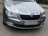 Gebraucht Skoda Superb 125 PS (91 kW) 2011 Silber Kombi