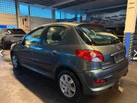 Gebraucht Peugeot 206 Style 73 PS (53 kW) 2011 Grau Limousine