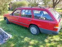 Używany Mercedes E230 136 KM (100 kW) 1987 Czerwony Kombi