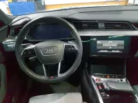 Gebraucht Audi e-tron Ambiente 369 kW (503 PS) 2022 Florettsilber metallic (metallic) SUV