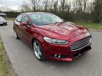 Gebraucht Ford Mondeo Titanium 150 PS (110 kW) 2015 Rot Limousine