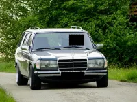 Gebraucht Mercedes 240 72 PS (52 kW) 1981 Grau Kombi