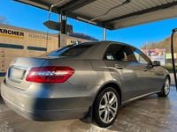 Gebraucht Mercedes E250 204 PS (150 kW) 2011 Grau Limousine