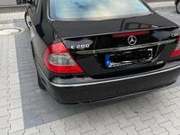 Gebraucht Mercedes E200 136 PS (100 kW) 2009 Schwarz Limousine