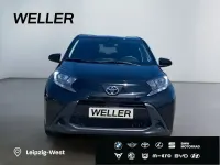 Gebraucht Toyota Aygo Play 72 PS (52 kW) 2023 Night time black (schwarz) Kleinwagen