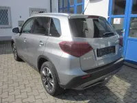 Gebraucht Suzuki Vitara Comfort 129 PS (94 kW) 2023 Galactic gray met. zcd SUV