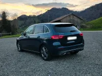 Gebraucht Mercedes B200 150 PS (110 kW) 2019 Blau Van / Kleinbus