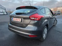 Usado Ford Focus Trend 101 CV (74 kW) 2015 Gris Berlina