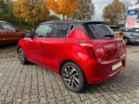 Gebraucht Suzuki Swift Comfort+ 83 PS (61 kW) 2022 Burning/super black p. (d7z) Kleinwagen