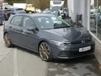 Używany VW Golf VIII Pro 170 KM (125 kW) 2020 Szary Sedan/Limuzyna