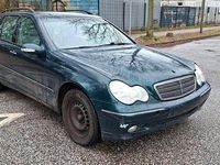 Gebraucht Mercedes C180 Elegance 129 PS (94 kW) 2002 Grün Kombi