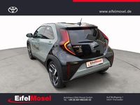 Neu Toyota Aygo X 92 PS (67 kW) 2025 Grün SUV
