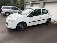 Gebraucht Renault Clio III 75 PS (55 kW) 2012 Weiß Kleinwagen