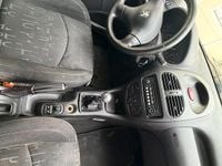 Gebraucht Peugeot 206 75 PS (55 kW) 2001 Grau Kleinwagen