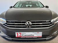 Gebraucht VW Passat 150 PS (110 kW) 2023 Grau Kombi