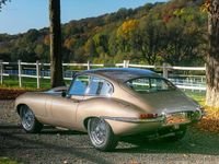 Second-hand Jaguar E-Type 265 CP (194 kW) 1963 Auriu Coupe