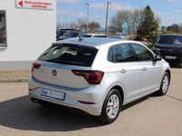 Gebraucht VW Polo Style 95 PS (69 kW) 2022 Reflexsilber metallic (metallic) Kleinwagen