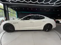 Gebraucht Maserati Ghibli 430 PS (316 kW) 2023 Weiß Limousine