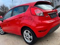 Gebraucht Ford Fiesta 101 PS (74 kW) 2016 Rot Kleinwagen